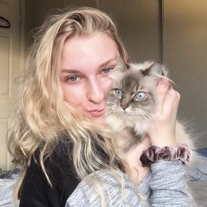 Meet your Posher, Delaney